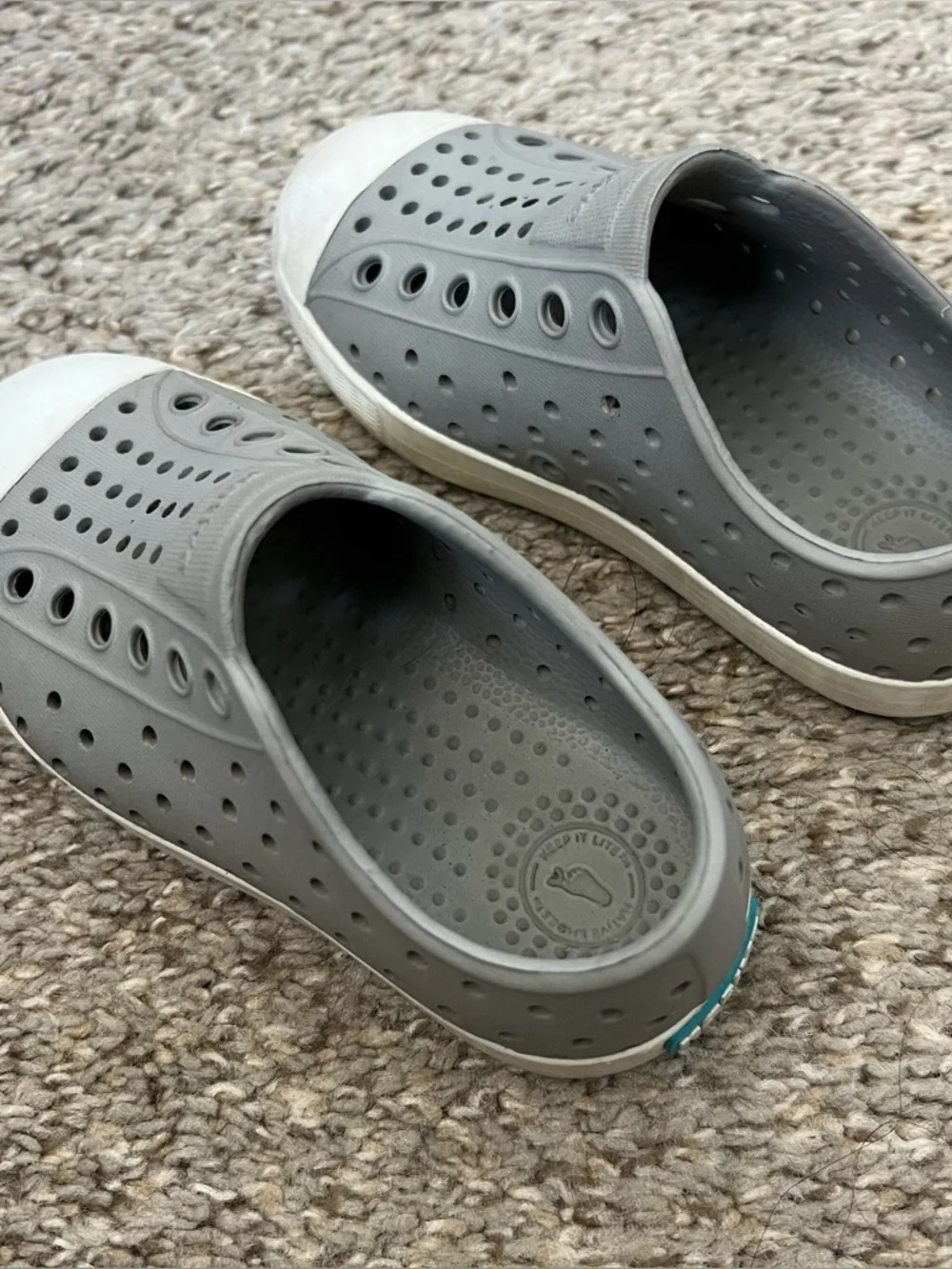 Native Jefferson Slip-On Kids Shoes in Gray Size 7